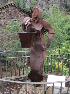 Statue in Tavascan, one of several on the theme of water and work